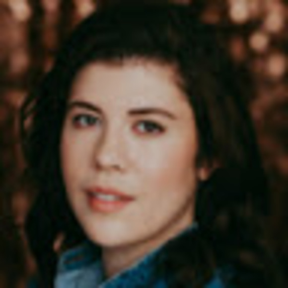 Meet your Posher, Cassandra - Picture 1 of 1